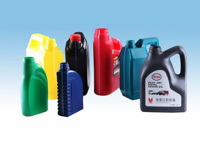 吹塑機專業(yè)生產廠家——意久機械，不斷創(chuàng)新求